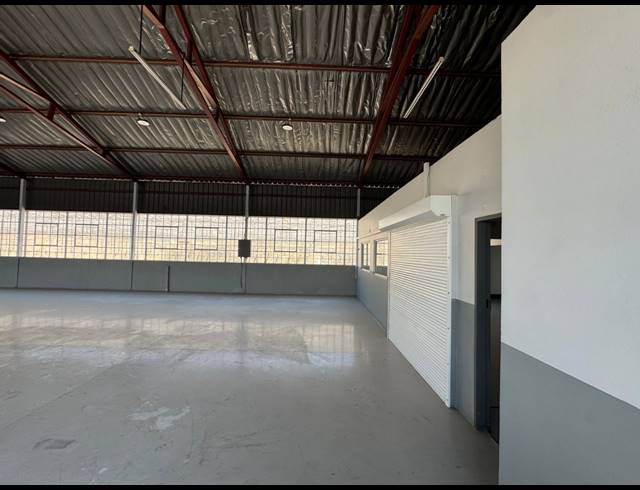 400M² WAREHOUSE TO LET IN WYNBERG